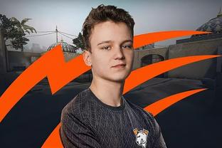 输送30米弧线制导！皇马巨星疑被诅咒：7次开天眼长传 却再度受伤