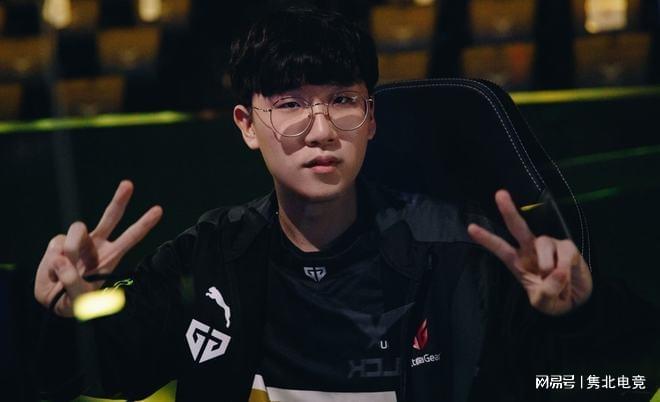 上的差异与 上的差异与